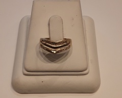 Zlatý prsten_099J,ryzost 585/1000,váha 2,2g,velikost 55-56, Cena: 2.640 Kč